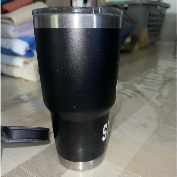 Yeti 30oz tumbler with accessories - Picture 5 of 7